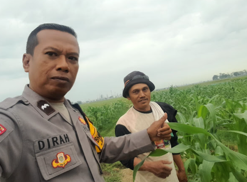 Polsek Balongan Dorong Pemanfaatan Lahan Tidur Jadi Lahan Pertanian Produktif